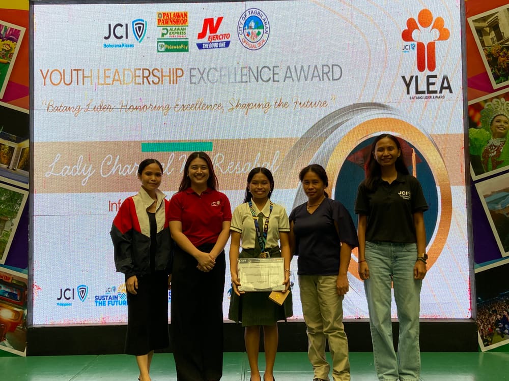 Awardee honored on the LED-wall presentation