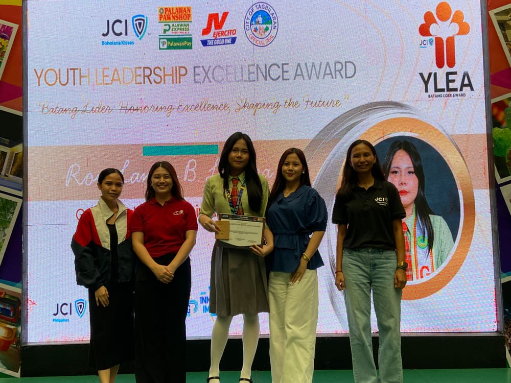 Awardees and chapter members on stage